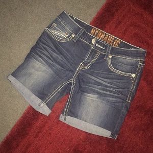 Hydraulic jean shorts